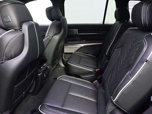 New 2026 Cadillac Vistiq Platinum AWD/4WD image 21