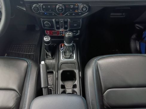 Used 2024 Jeep Wrangler Unlimited Rubicon 4xe AWD/4WD image 10