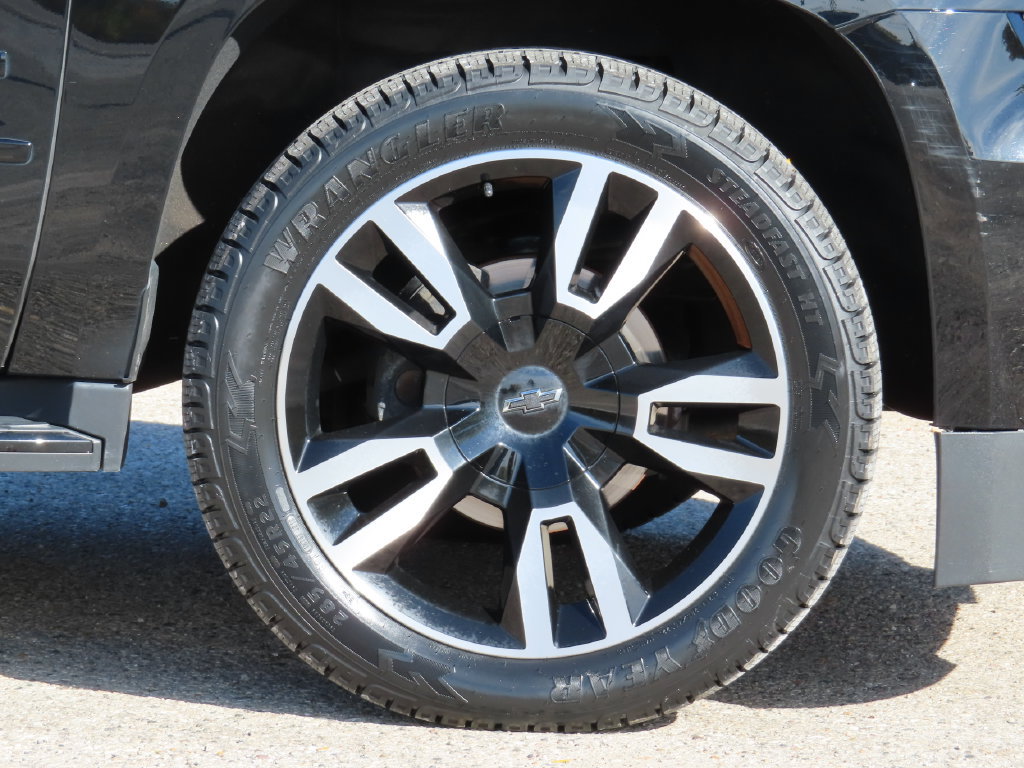 Used 2020 Chevrolet Suburban LT AWD/4WD image 18