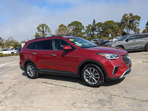 Used 2018 Hyundai Santa Fe SE image 3