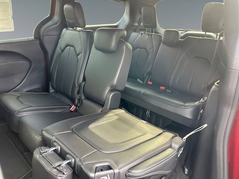 New 2026 Chrysler Pacifica Select image 13