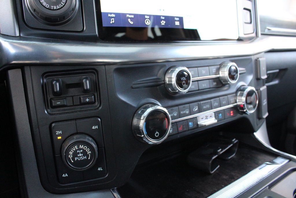 Used 2021 Ford F150 Lariat w/ Equipment Group 502A High AWD/4WD image 17