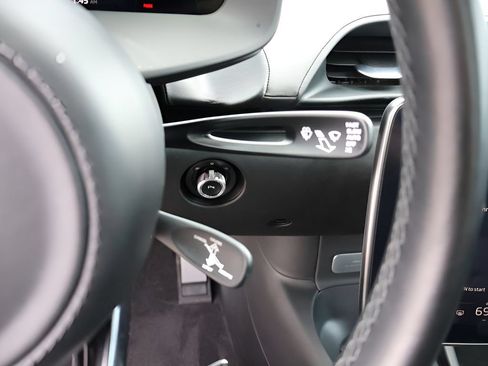 Used 2023 McLaren Artura RWD image 30