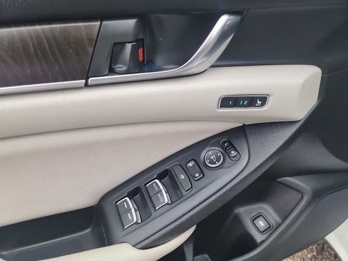 Used 2020 Honda Accord EX-L image 12