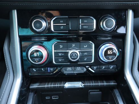 Certified 2024 GMC Yukon XL Denali w/ Advanced Technology Package image 31