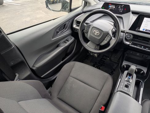Used 2023 Toyota Prius LE FWD image 9