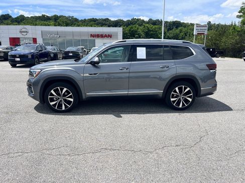 Used 2024 Volkswagen Atlas SEL Premium R-Line AWD/4WD image 4