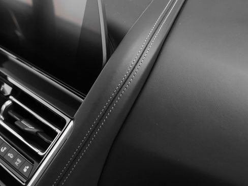 Used 2022 BMW M850i xDrive image 25