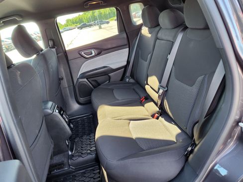 Used 2024 Jeep Compass Sport AWD/4WD image 11