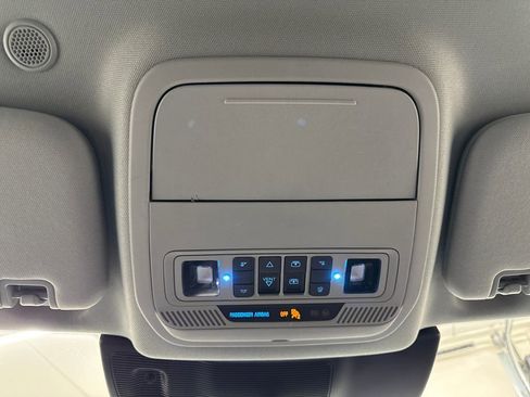 Used 2022 Ford Explorer XLT w/ Equipment Group 202A image 24