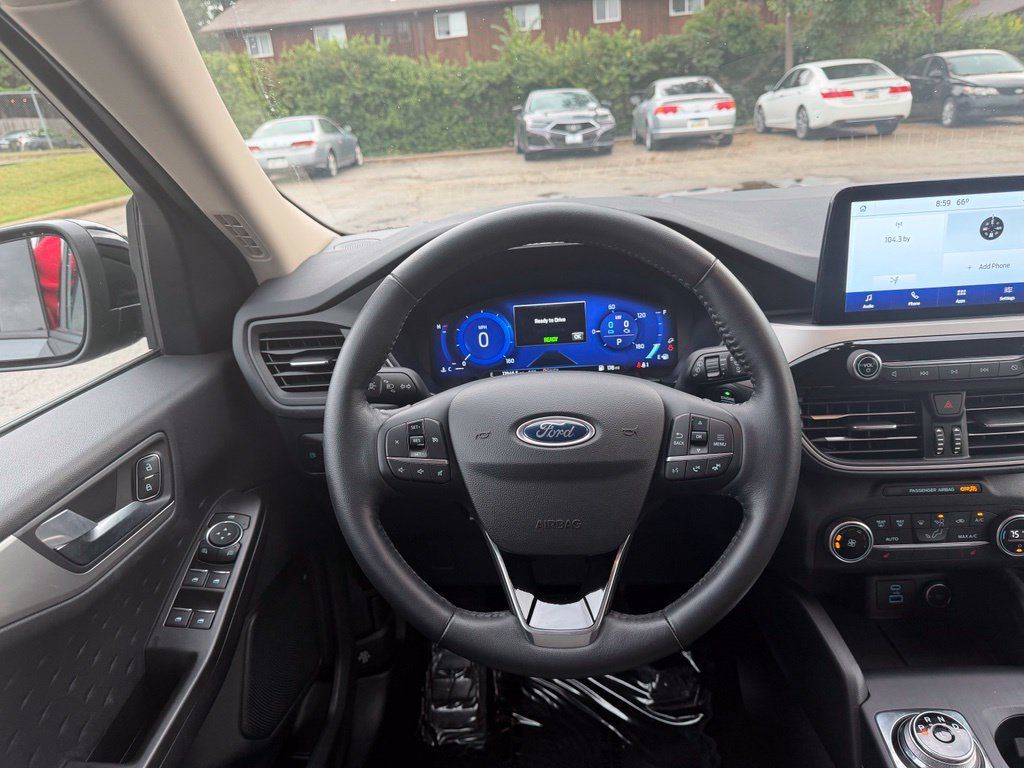 Used 2020 Ford Escape SE Sport FWD image 16