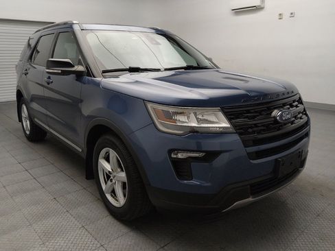 Used 2018 Ford Explorer XLT w/ Equipment Group 202A FWD image 13