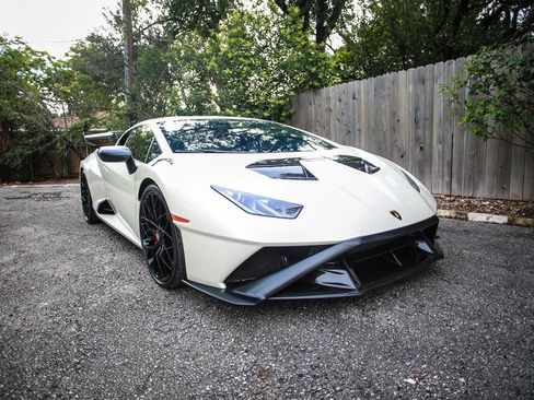 Used 2023 Lamborghini Huracan STO RWD image 9