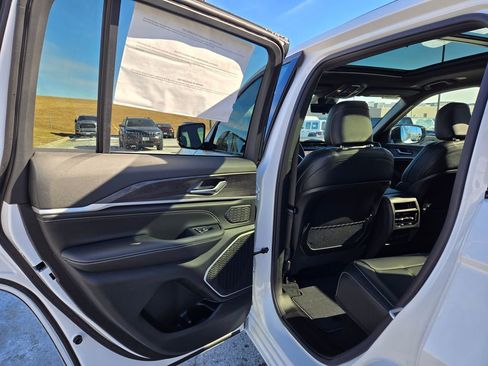 New 2026 Jeep Grand Cherokee Limited image 27