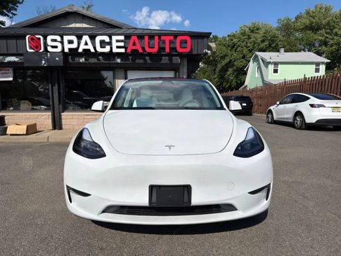Used 2023 Tesla Model Y Long Range AWD/4WD image 2