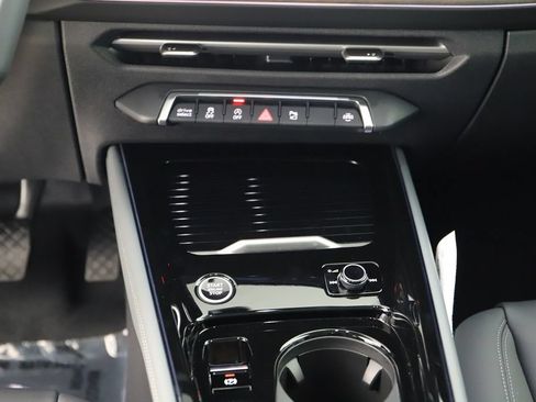 New 2026 Audi Q3 quattro 2.0T AWD/4WD image 20