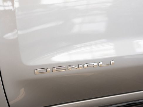 Used 2025 GMC Sierra 1500 Denali w/ Denali Reserve Package AWD/4WD image 7