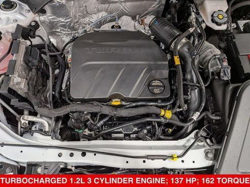 Used 2025 Chevrolet Trax LT w/ Driver Confidence Package FWD image 35