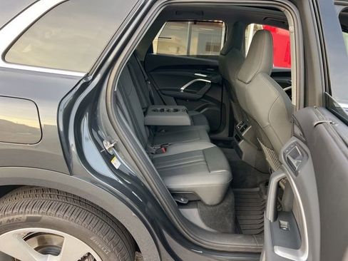 Certified 2025 Audi Q5 2.0T Premium Plus w/ Premium Plus image 34