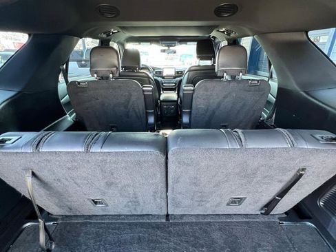 Used 2020 Ford Explorer XLT w/ Equipment Group 202A image 6