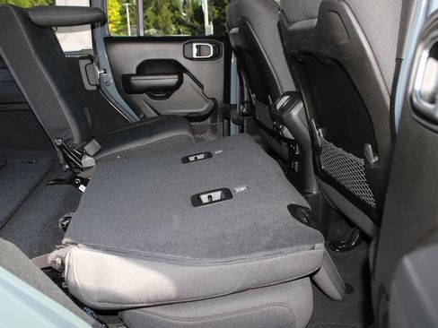 Used 2024 Jeep Wrangler Unlimited Rubicon AWD/4WD image 15