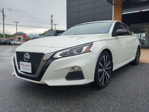 Used 2019 Nissan Altima 2.5 SR w/ SR Premium Package FWD image 8