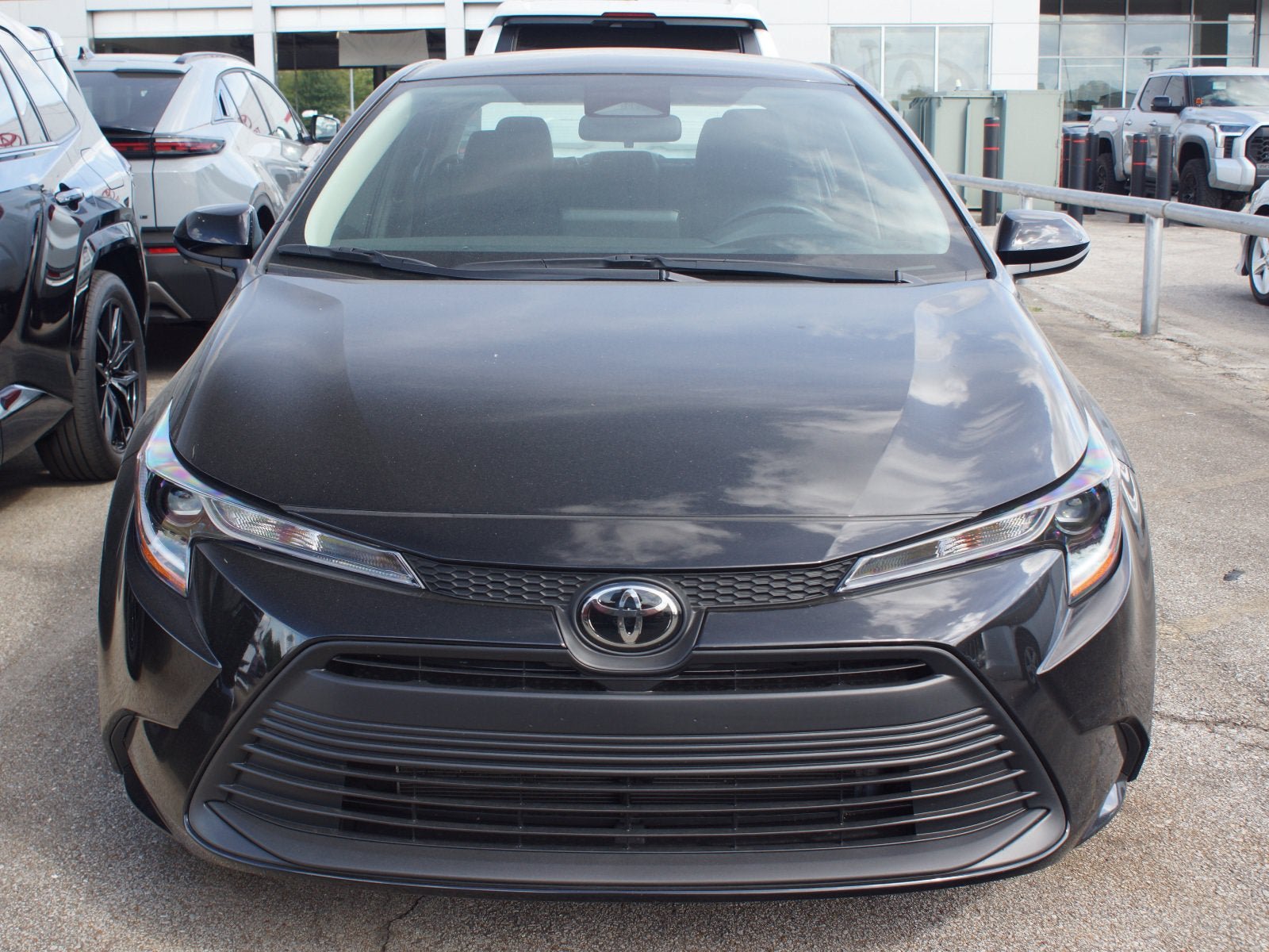 Used 2026 Toyota Corolla LE FWD image 2