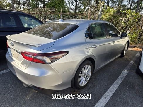Used 2024 Toyota Camry LE FWD image 8