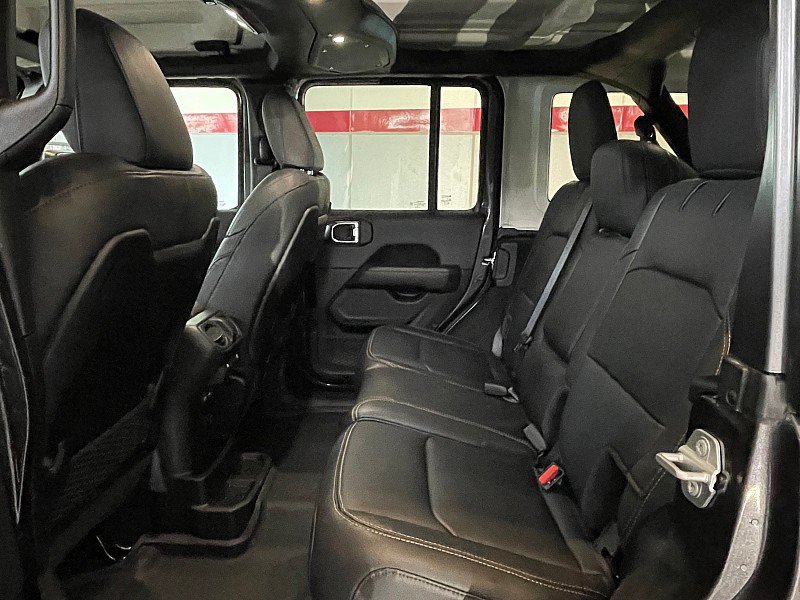 Used 2025 Jeep Wrangler Unlimited Sahara AWD/4WD image 23