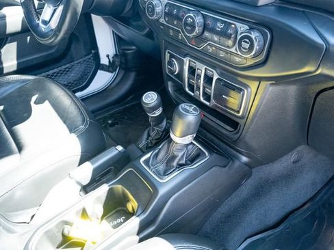 Used 2019 Jeep Wrangler Unlimited Sahara AWD/4WD image 45