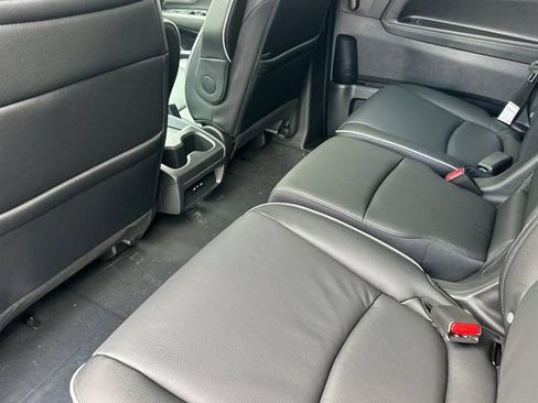 New 2026 Honda Odyssey Touring image 13