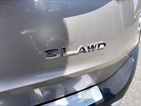 Used 2021 Nissan Rogue SL AWD/4WD image 11