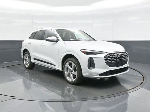 New 2026 Audi Q5 Premium Plus AWD/4WD image 1
