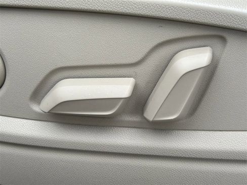 Used 2018 Audi Q5 2.0T Premium image 28