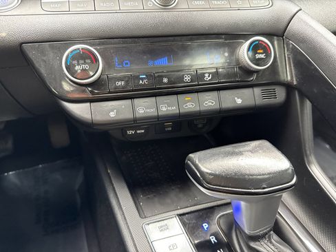 Used 2022 Hyundai Elantra Limited FWD image 28