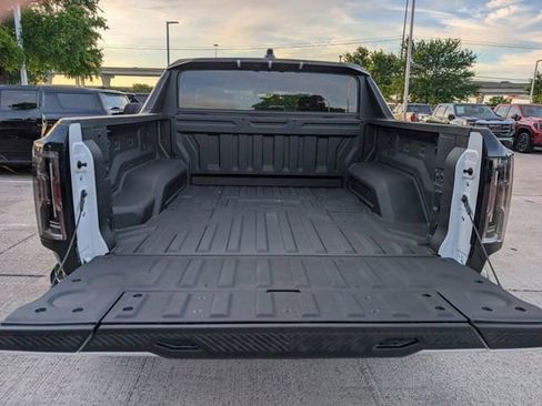 New 2026 GMC Hummer EV 4x4 Crew Cab image 7