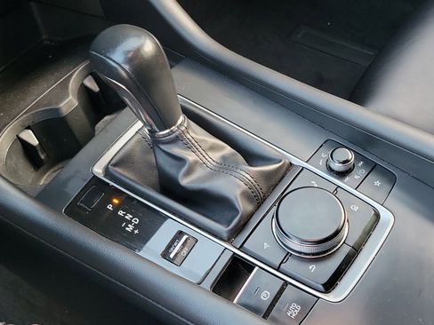 Used 2021 MAZDA MAZDA3 s image 13