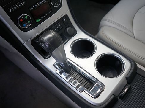 Used 2010 GMC Acadia SLT image 28