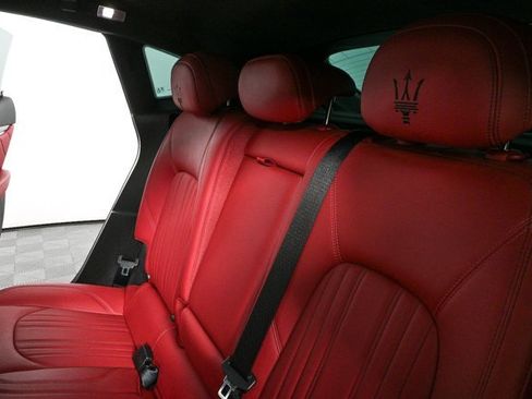 Certified 2022 Maserati Levante GT image 23