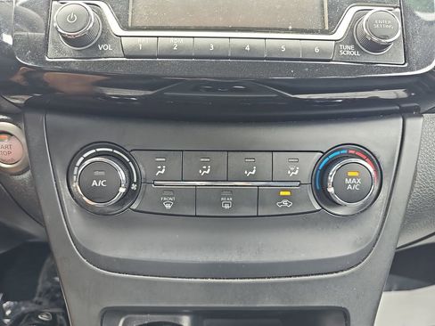 Used 2016 Nissan Sentra SV FWD image 28