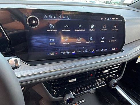 New 2026 Chevrolet Suburban Premier w/ Sun And Tow Package AWD/4WD image 28