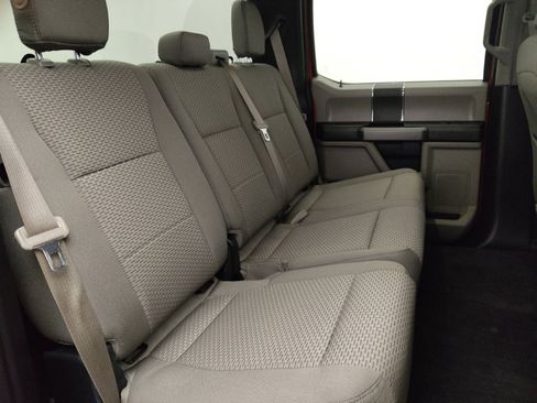 Used 2015 Ford F150 XLT image 19