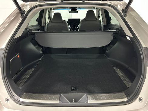 Used 2022 Toyota Venza XLE AWD/4WD image 32