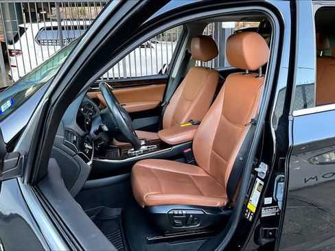 Used 2017 BMW X3 xDrive28i image 7