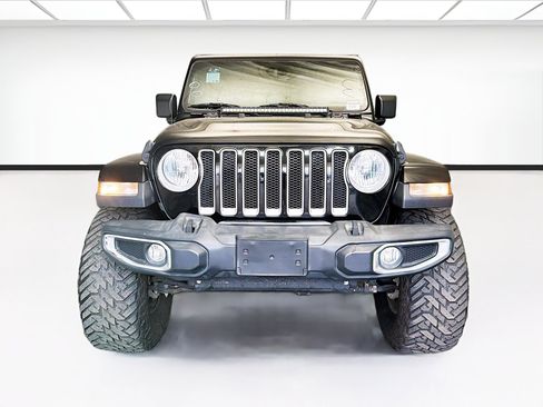 Used 2019 Jeep Wrangler Unlimited Sahara AWD/4WD image 2