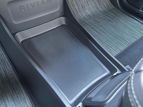 Used 2022 Rivian R1S Adventure image 62