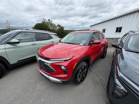 New 2026 Chevrolet TrailBlazer LT w/ LT Cold Weather Package AWD/4WD image 2