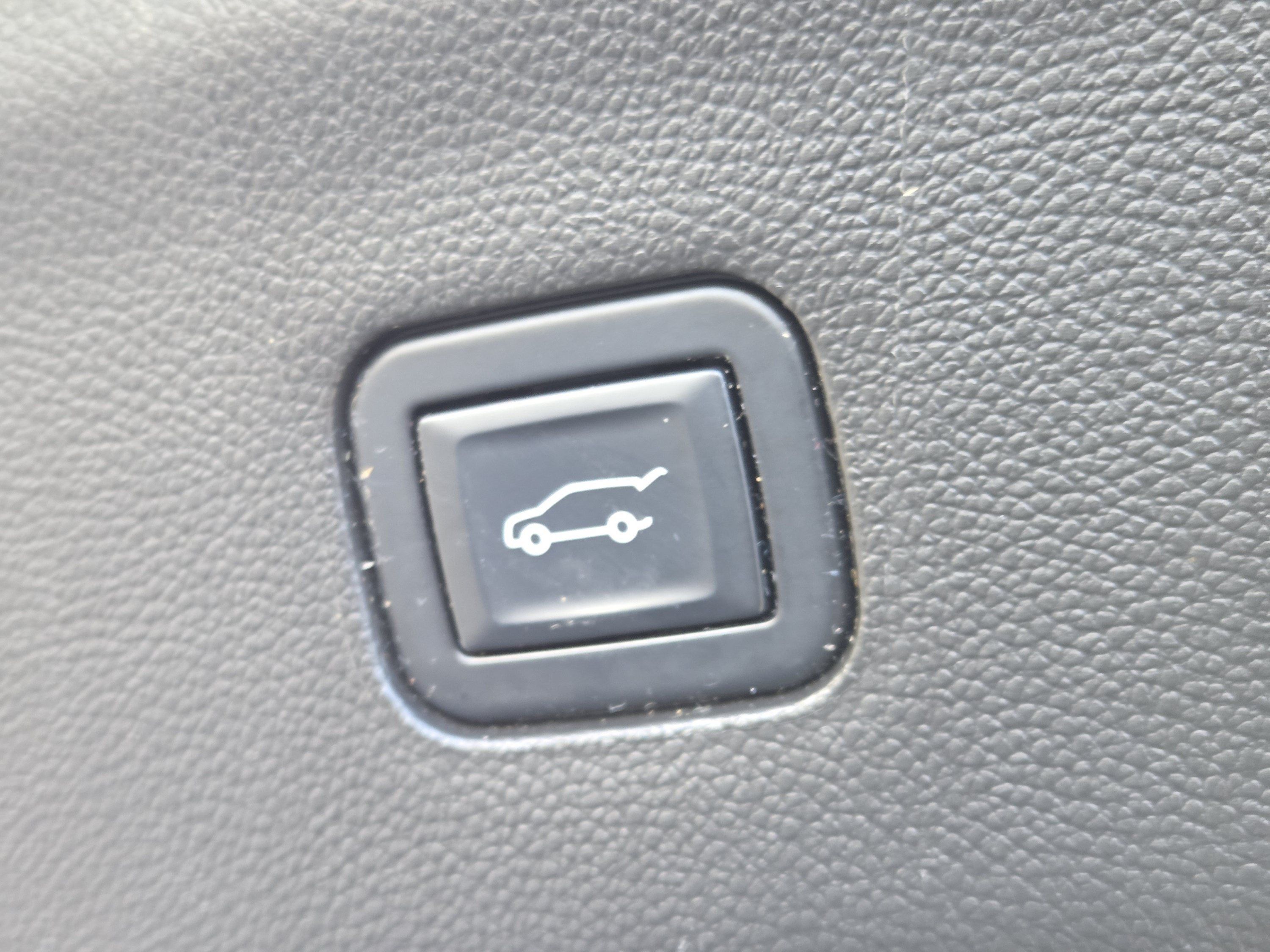Used 2021 Buick Enclave Premium w/ Sun and Sites Package AWD/4WD image 29