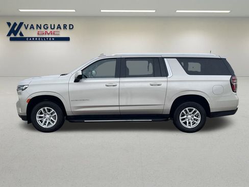 Used 2024 Chevrolet Suburban LT image 2