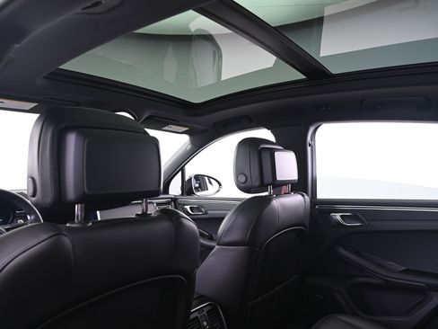 Used 2025 Porsche Macan GTS image 25